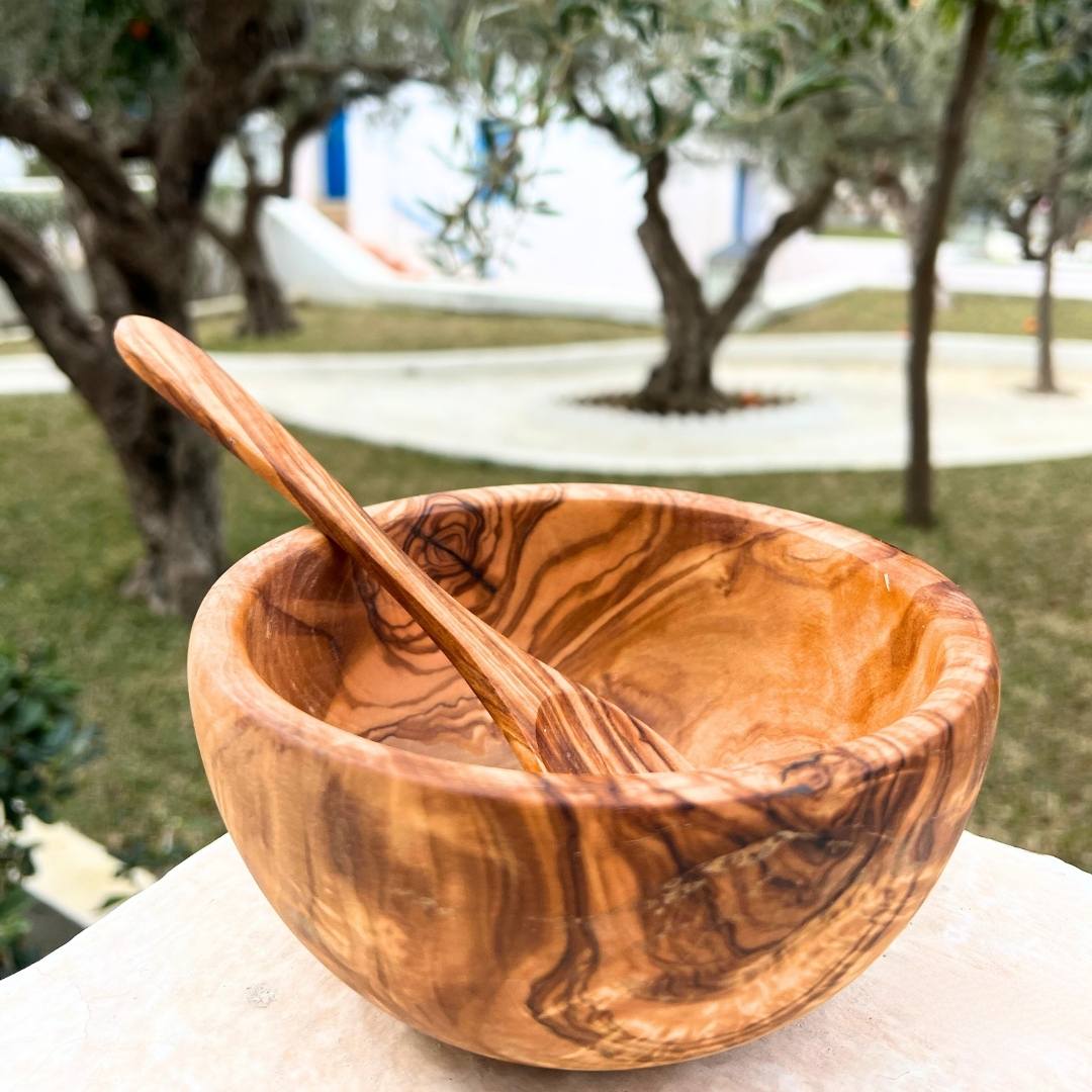 Grand Bol en Bois d'Olivier pour une Touche Rustique à Table - Accessoire de Table Naturel et Élégant pour une Atmosphère Chaleureuse et Conviviale