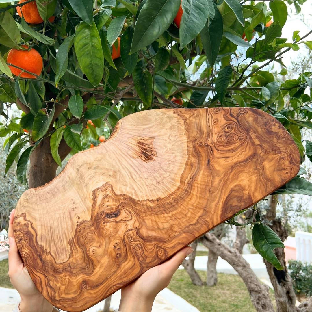 Planche rustique en Bois d'Olivier, Votre Toile Culinaire